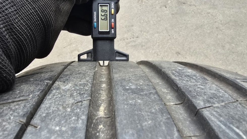 Letní pneumatika 255/35/19 Michelin - 5