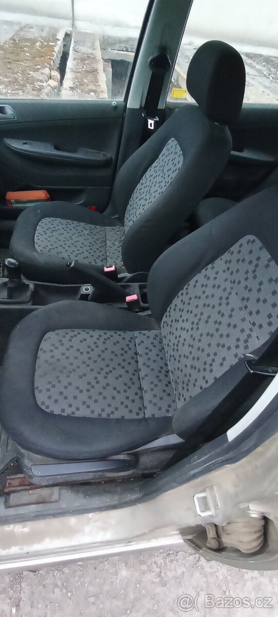 Škoda fabia 1.2 HTP díly - 5