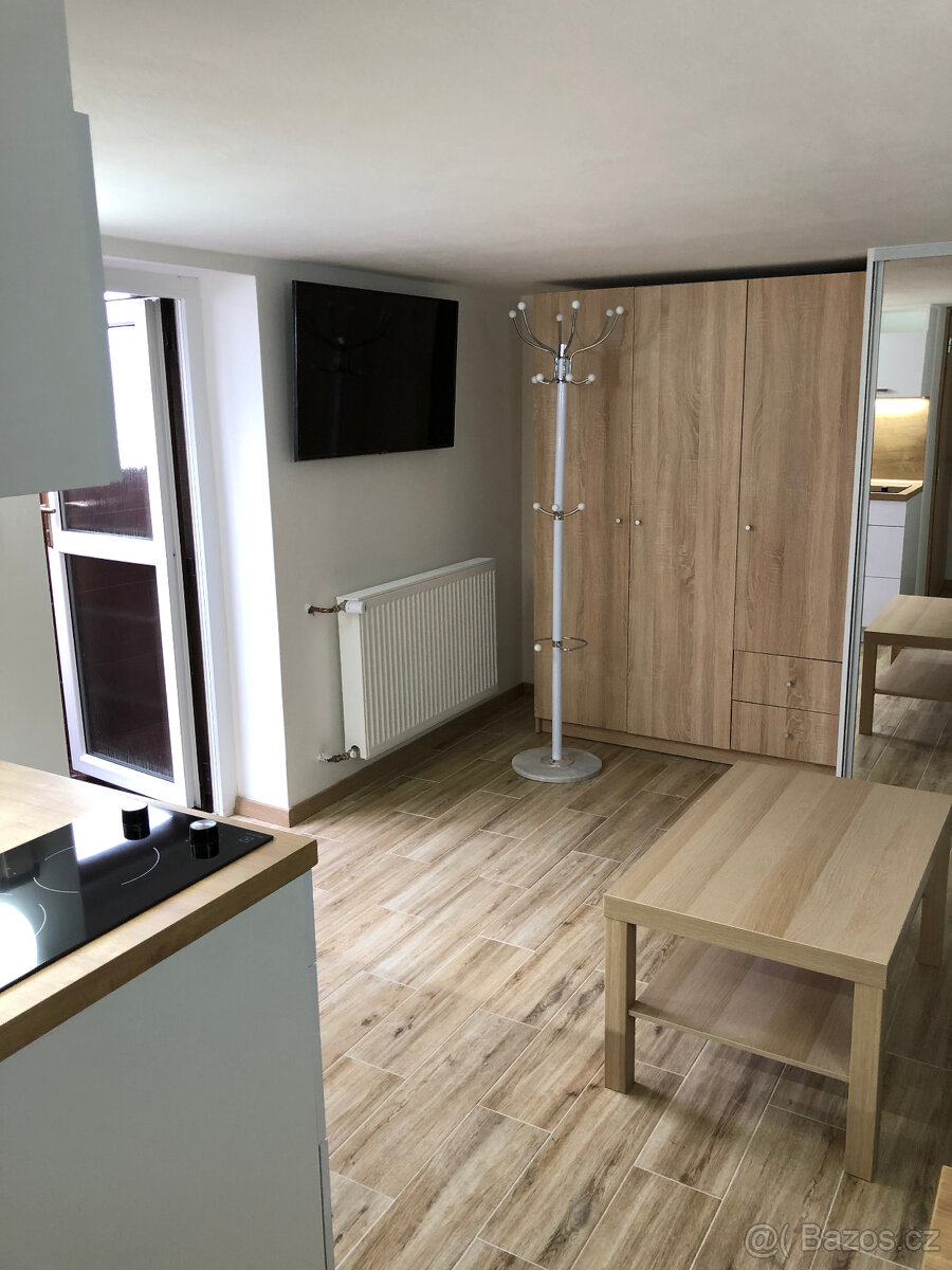 PRONÁJEM BYTU 2+KK VE ZLÍNĚ ZADNÍ LUHY - 5