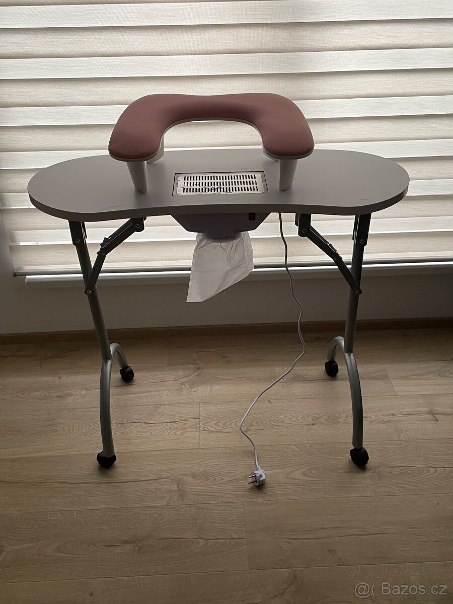 Manikersky stolek - 5