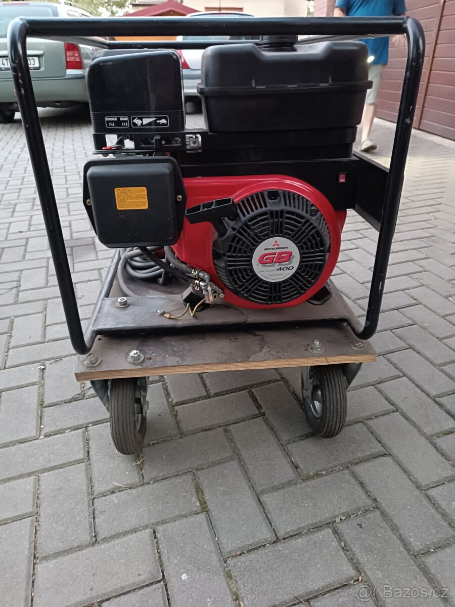 prodám elektrocentrálu Mitsubischi silnou skoro nepoužívanou - 5