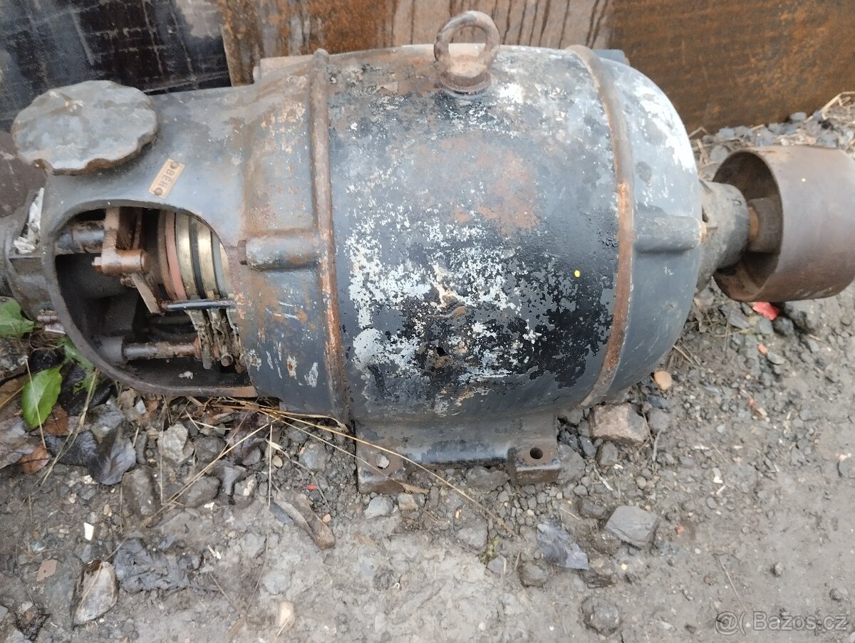 Prodám historický kartáčový elektromotor - 5