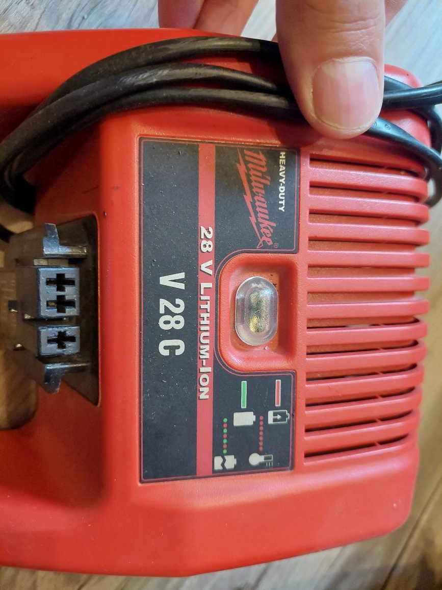 vrtací kladivo Milwaukee V28 HX (M28) - 5