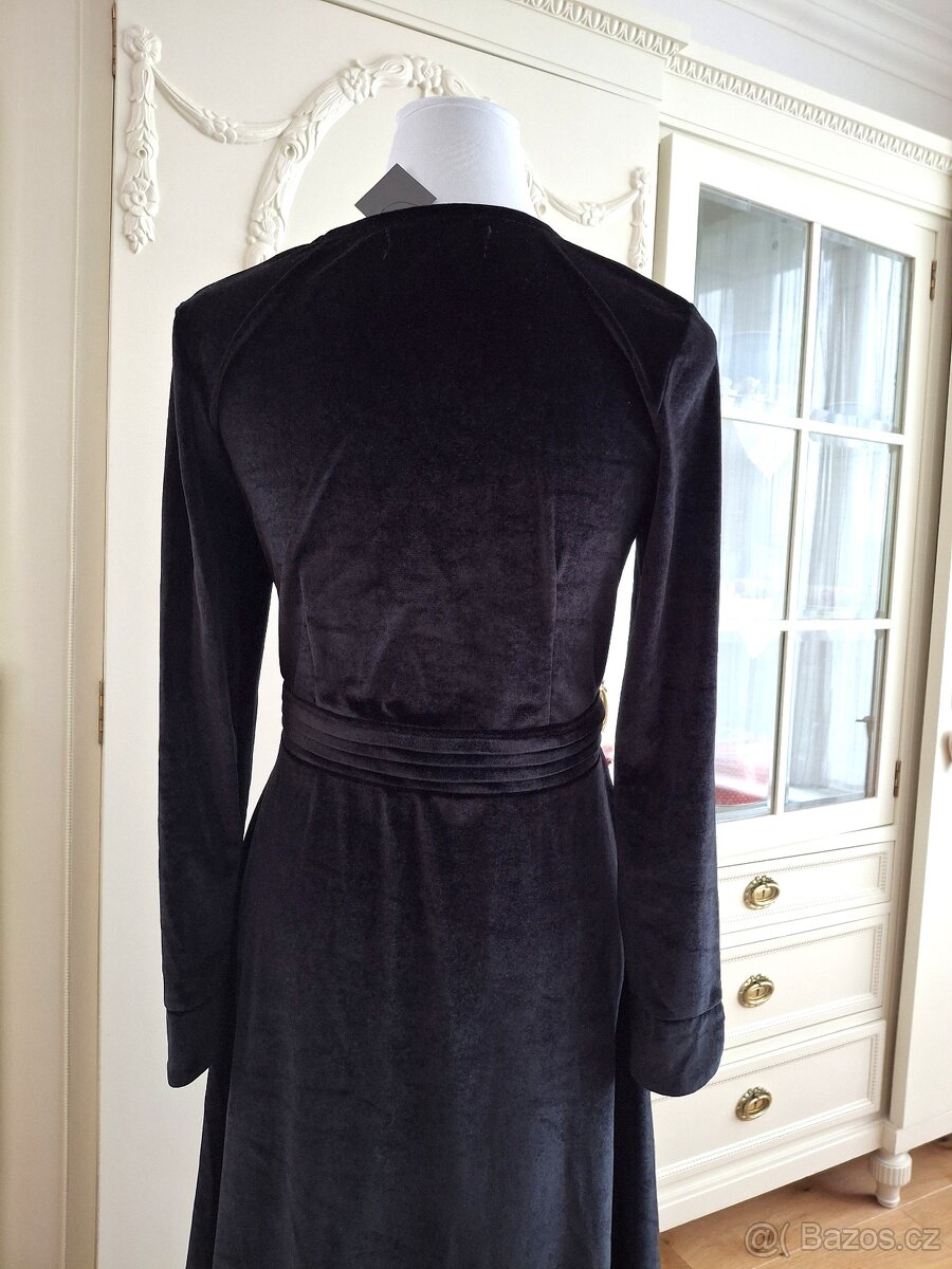 Nové s visačkou černé pružné sametové šaty Reserved M midi - 5