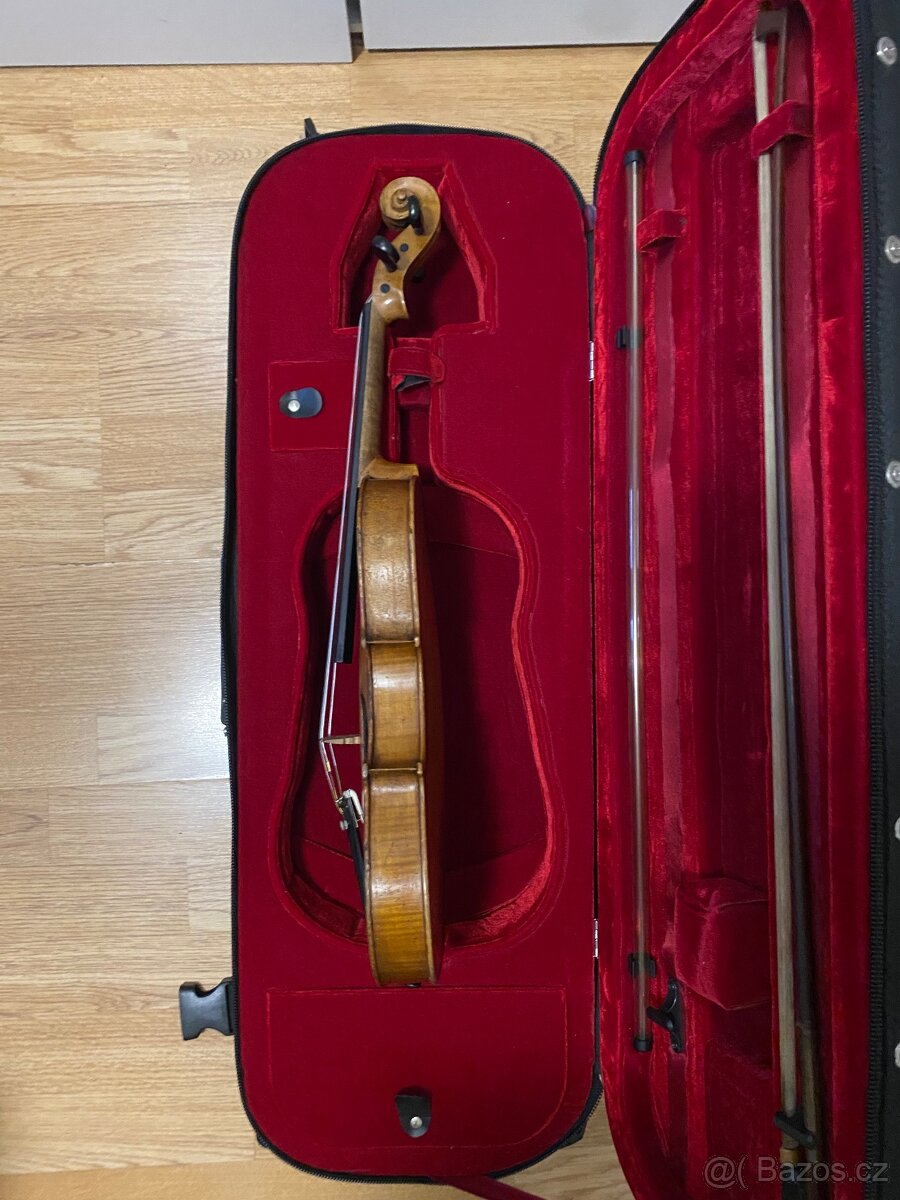 Starší housle s etiketou Stradivarius + pouzdro a smyčec - 5