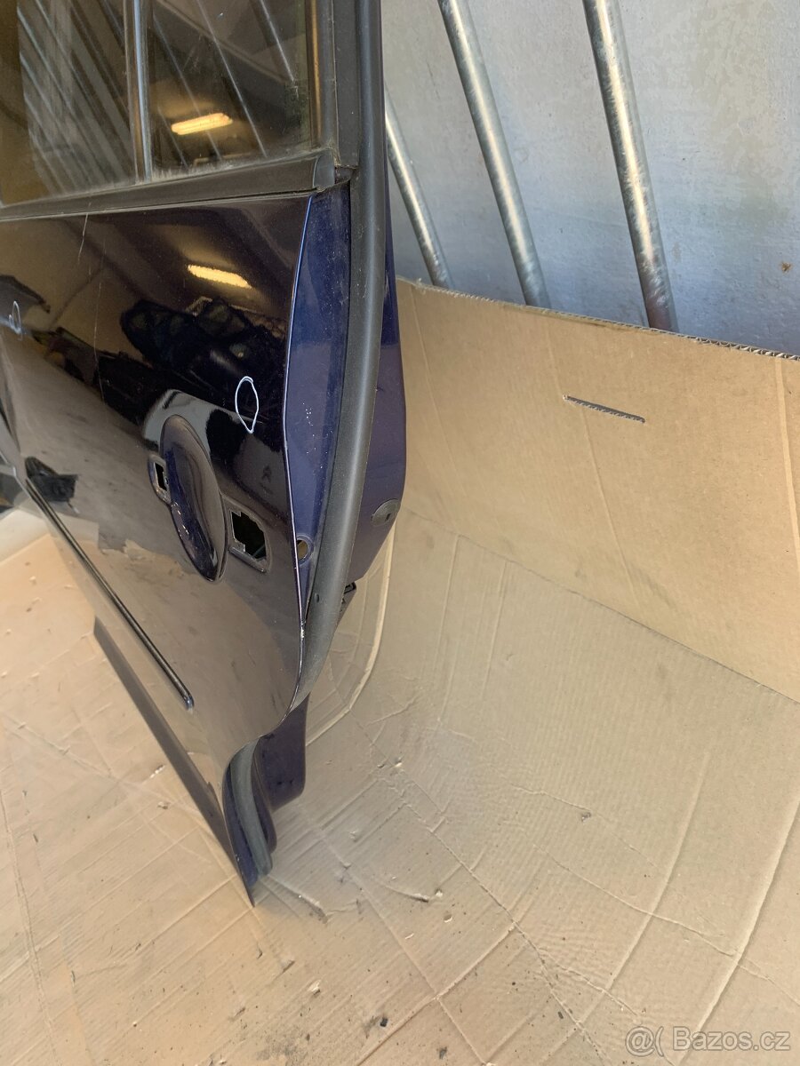 VW Touran 2010, LZ dveře - 5