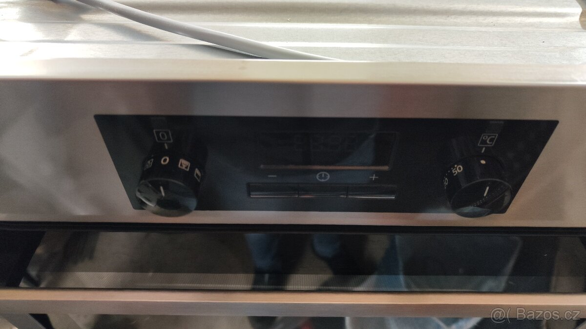 Vestavná trouba AEG - 5