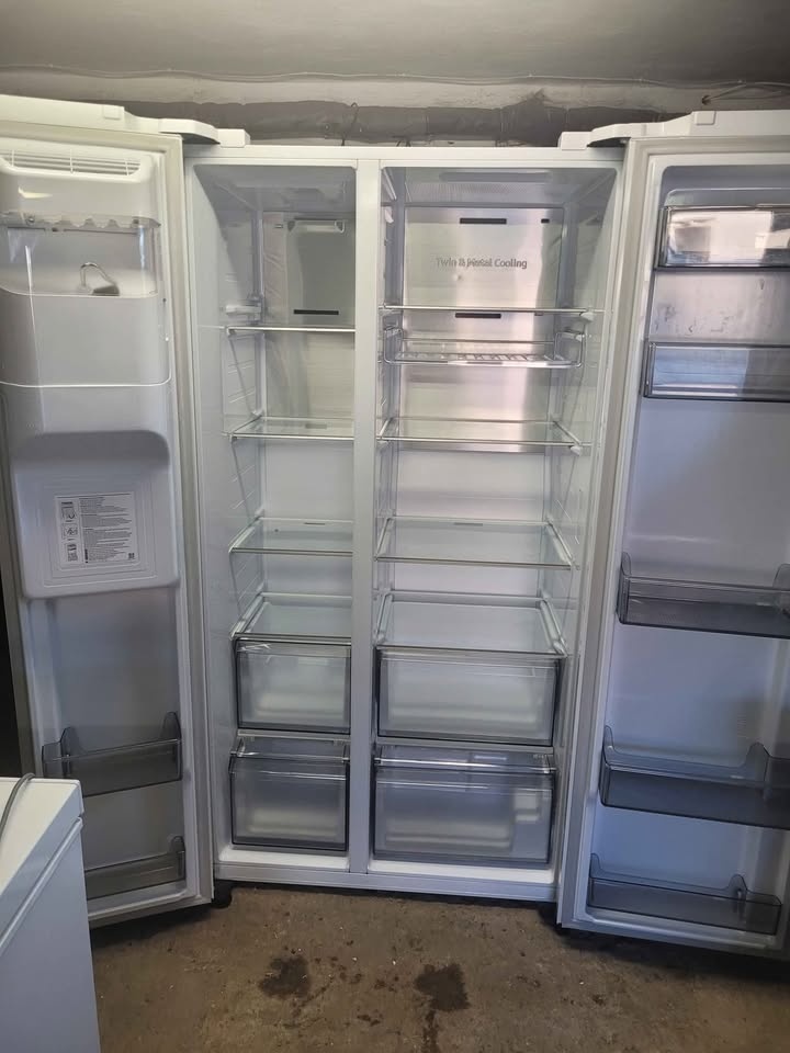 Americká chladnička Side by Side SAMSUNG RS68A8840WW - 5