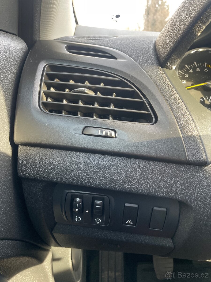 Renault Fluence druhý majitel 80t km. - 5