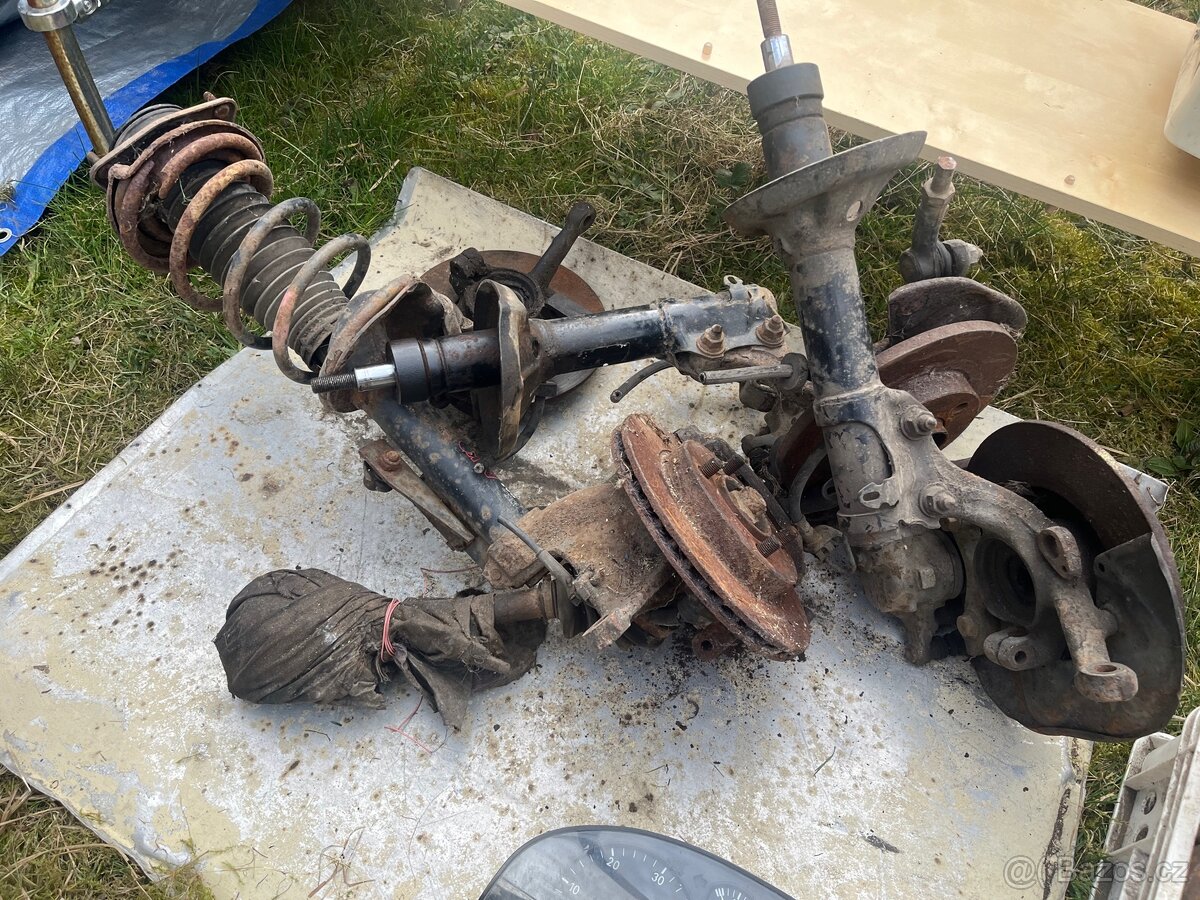 Prodám díly na historická auta - 5