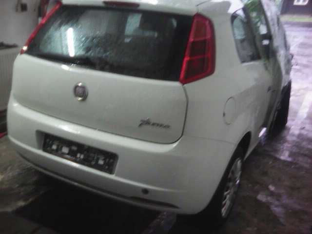 fiat grande punto 12 51 kw rv 7-11 140 000km. - 5
