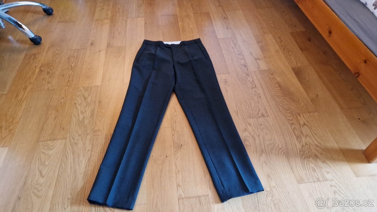 Krásný pánský oblek OP Prostějov vel.: M - 5