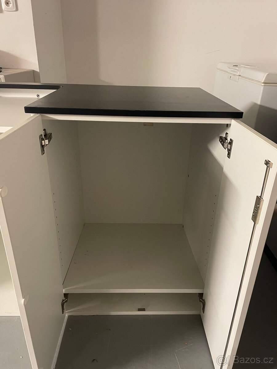 Prodejni pult ve výborném stavu - 5