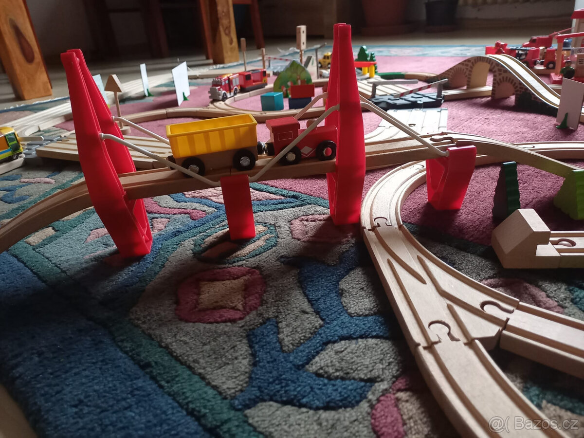 Dřevěné koleje, vláčky, domečky... komplet - 5