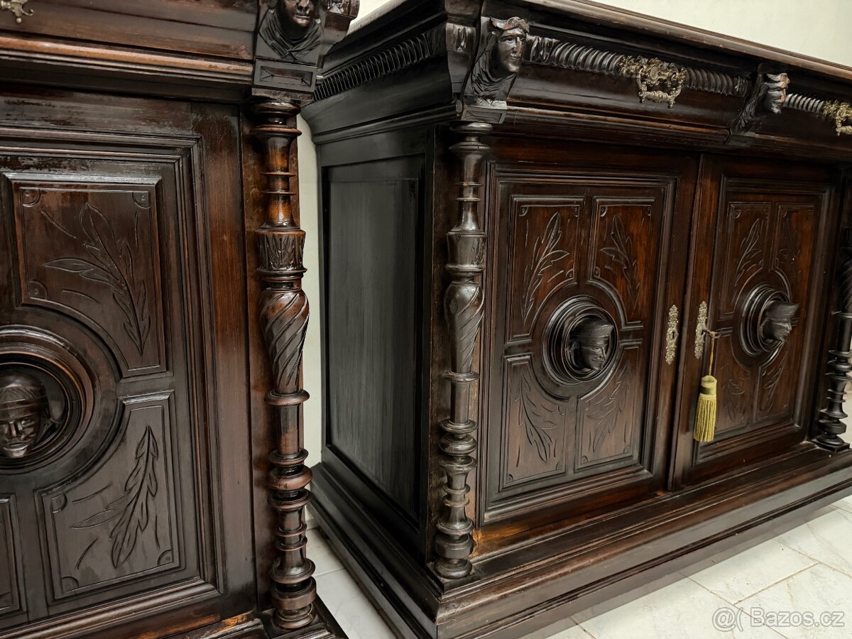 Starožitné skříně Henri II. - 5