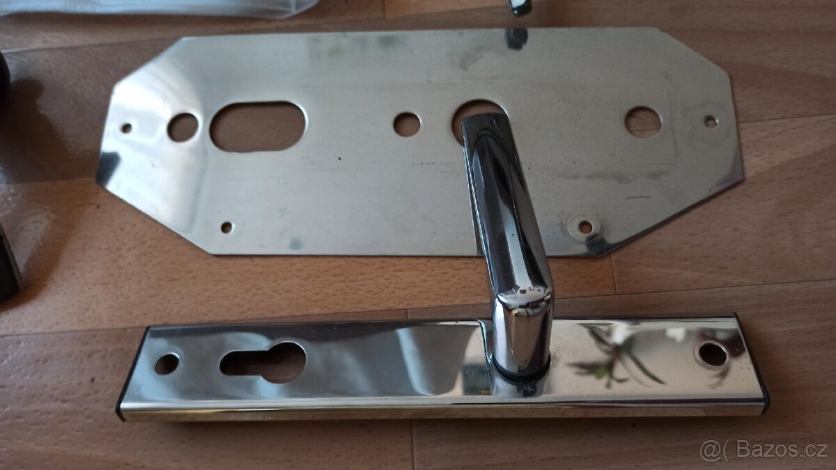 kování na dveře bezpečnostní - 5