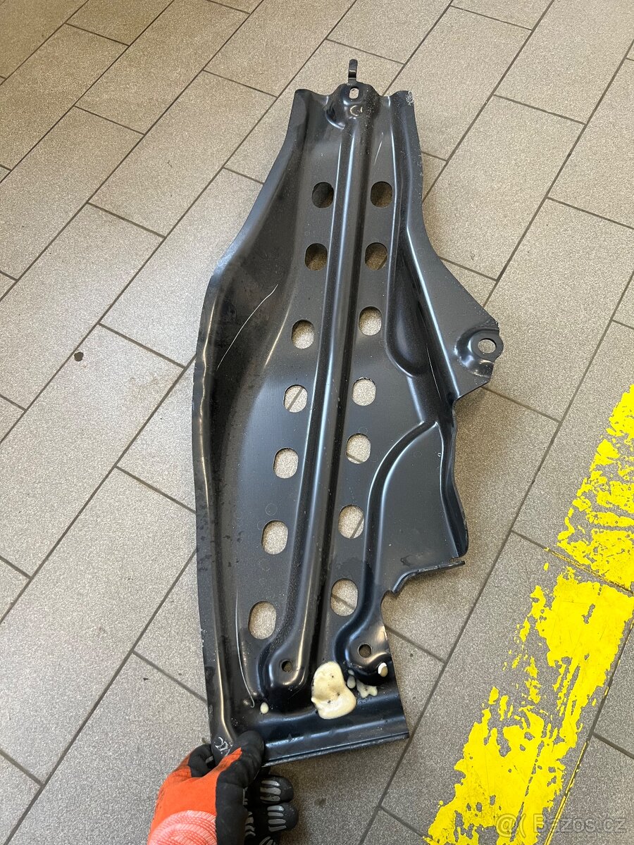 Toyota Hilux - krycí plechy - 5