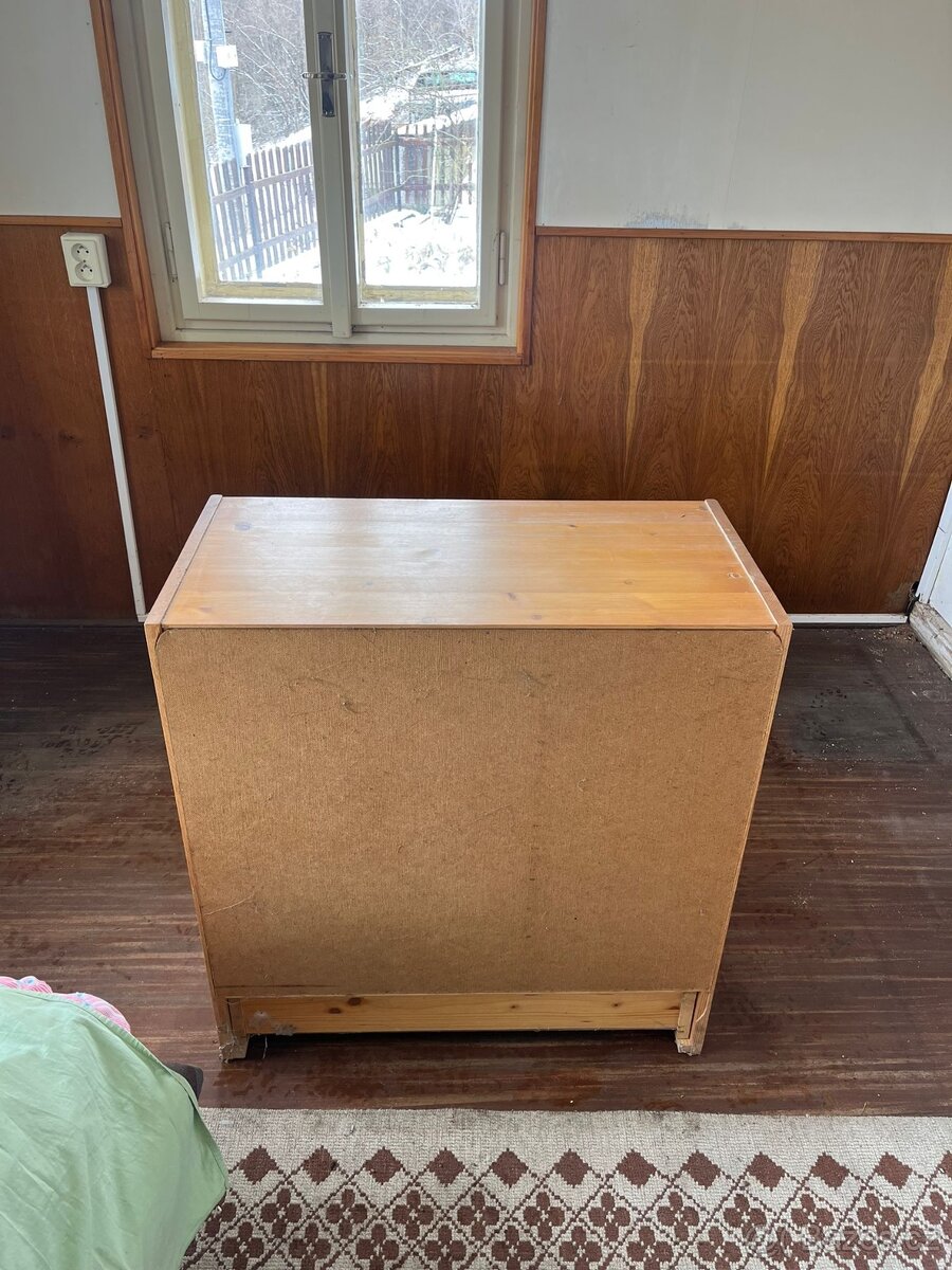 Prosklená skříňka - 5