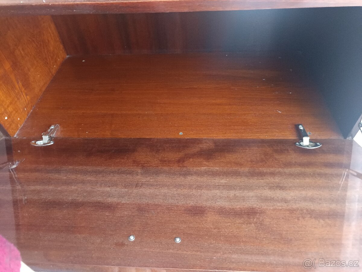 Prodám starší nábytek - 5