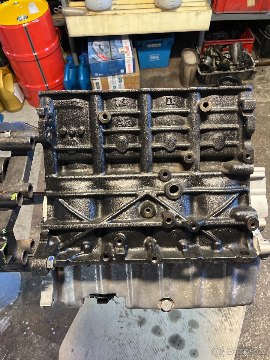 Blok motoru 1.9 TDi 81 kw - 5