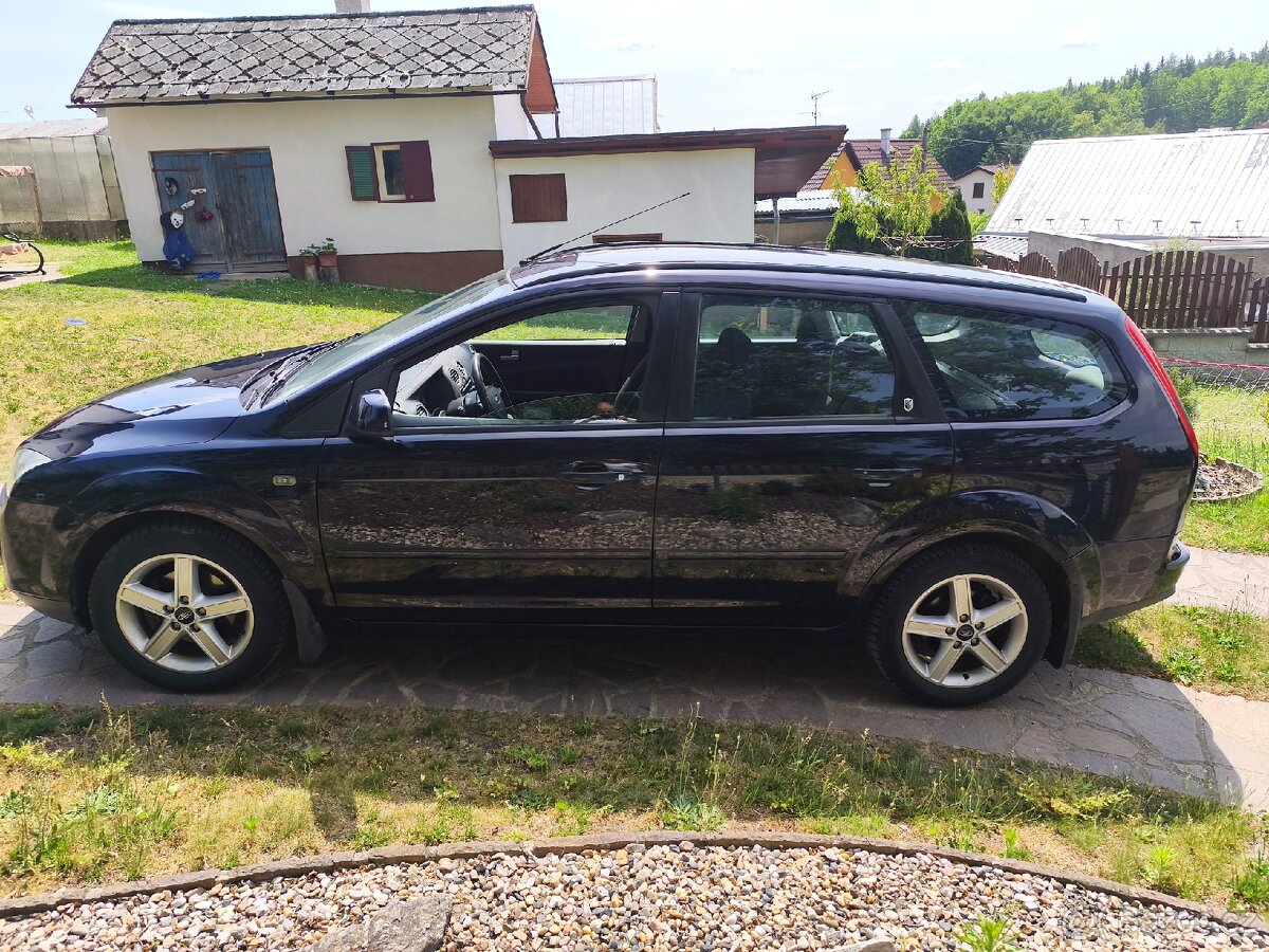 Ford Focus MK2 1.6i Ghia - 5