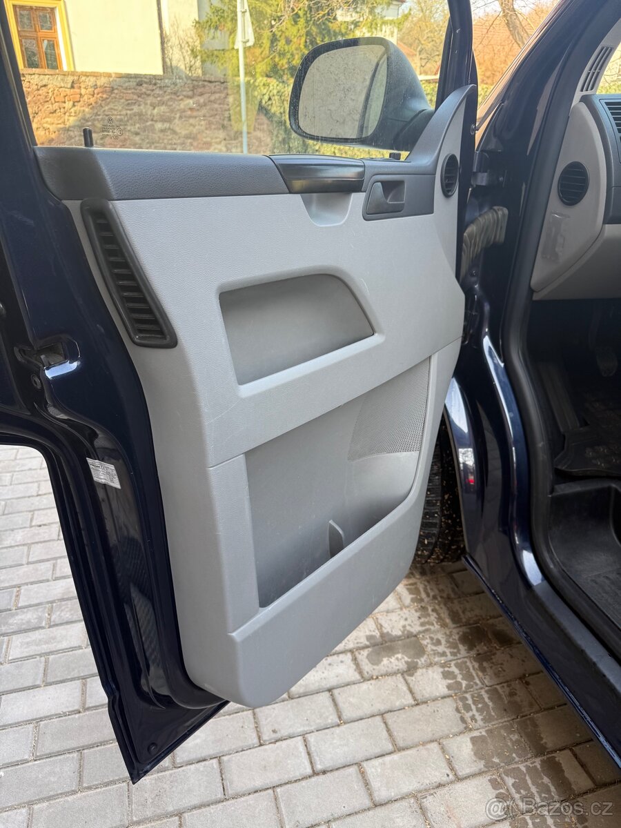 Volkswagen Transportér T5 2,0 103 kw - 5