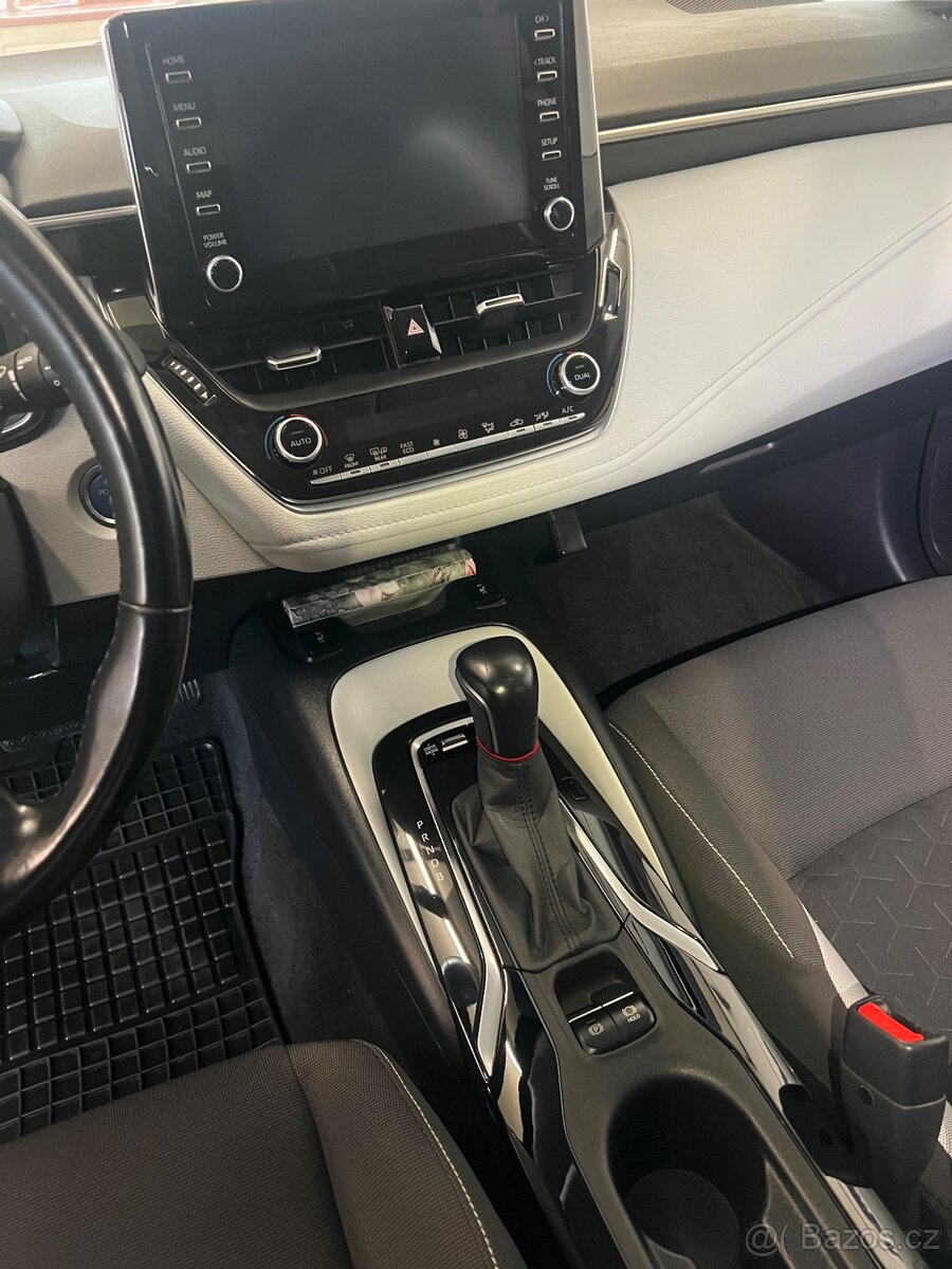 Cerna Toyota corrola 1.8hybrid automat - 5
