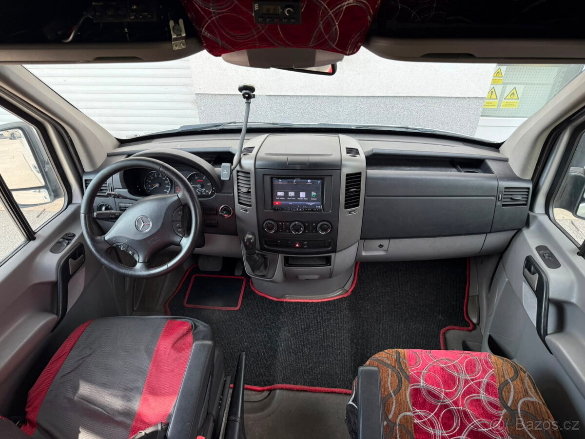 Mercedes-Benz Sprinter - 5