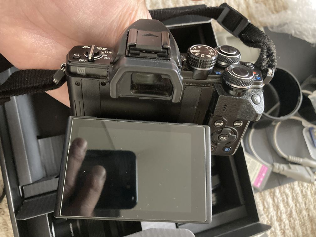 Bezzrcadlovka Olympus OM-D E-M10 II s příslušenstvím, Micro4 - 5