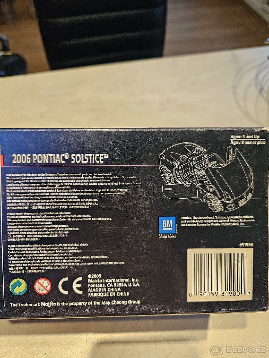 Model Maisto 2006 Pontiac Solstice 1:24 - 5