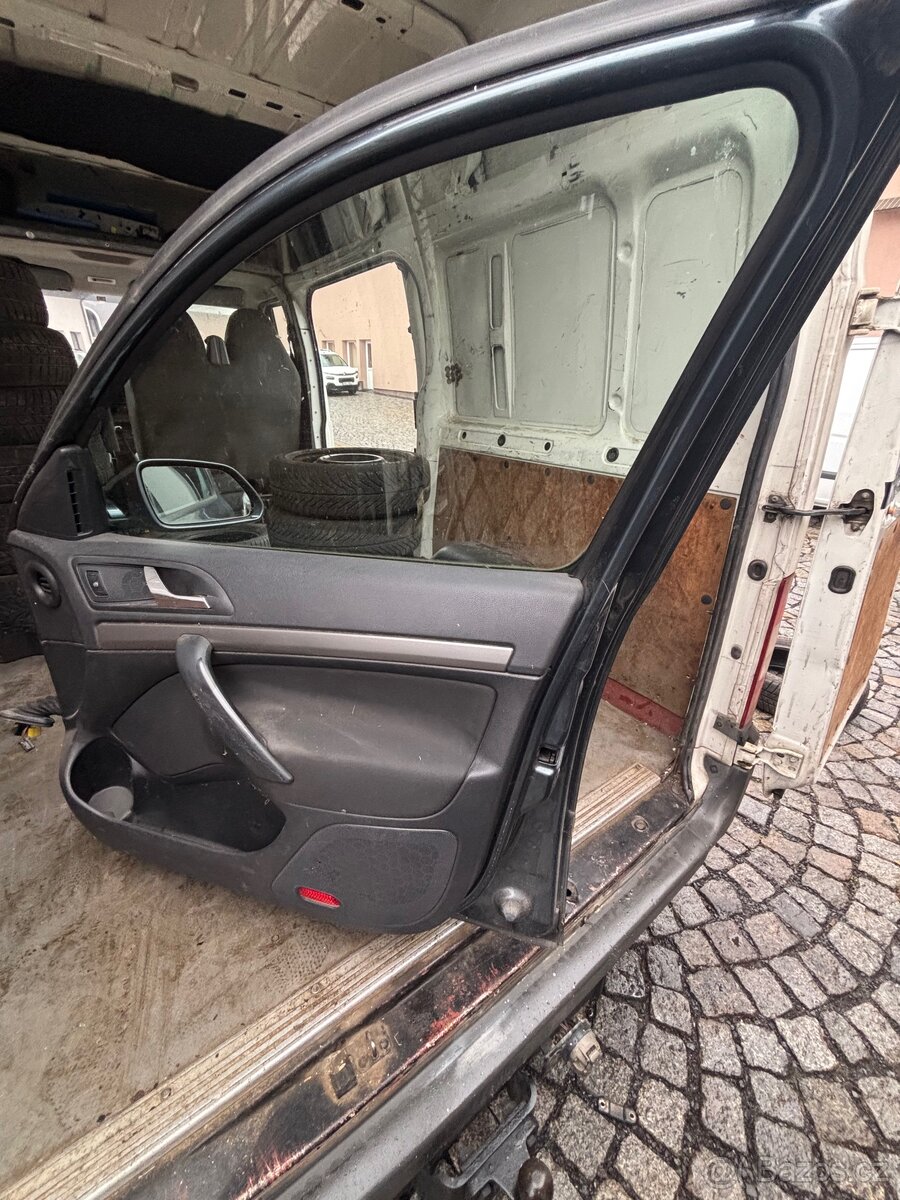 Škoda Octavia 2 - pravé dveře - 5