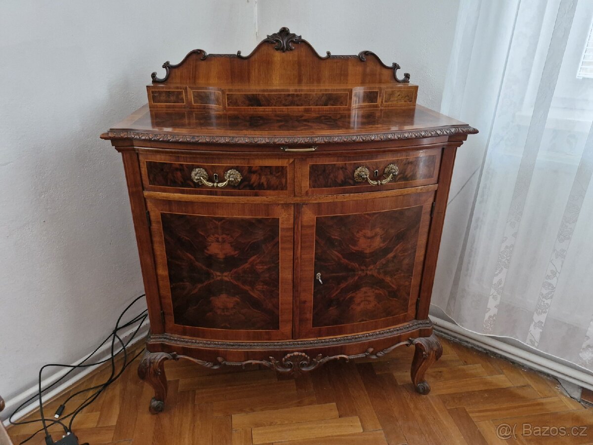 Starožitný nábytek - 5