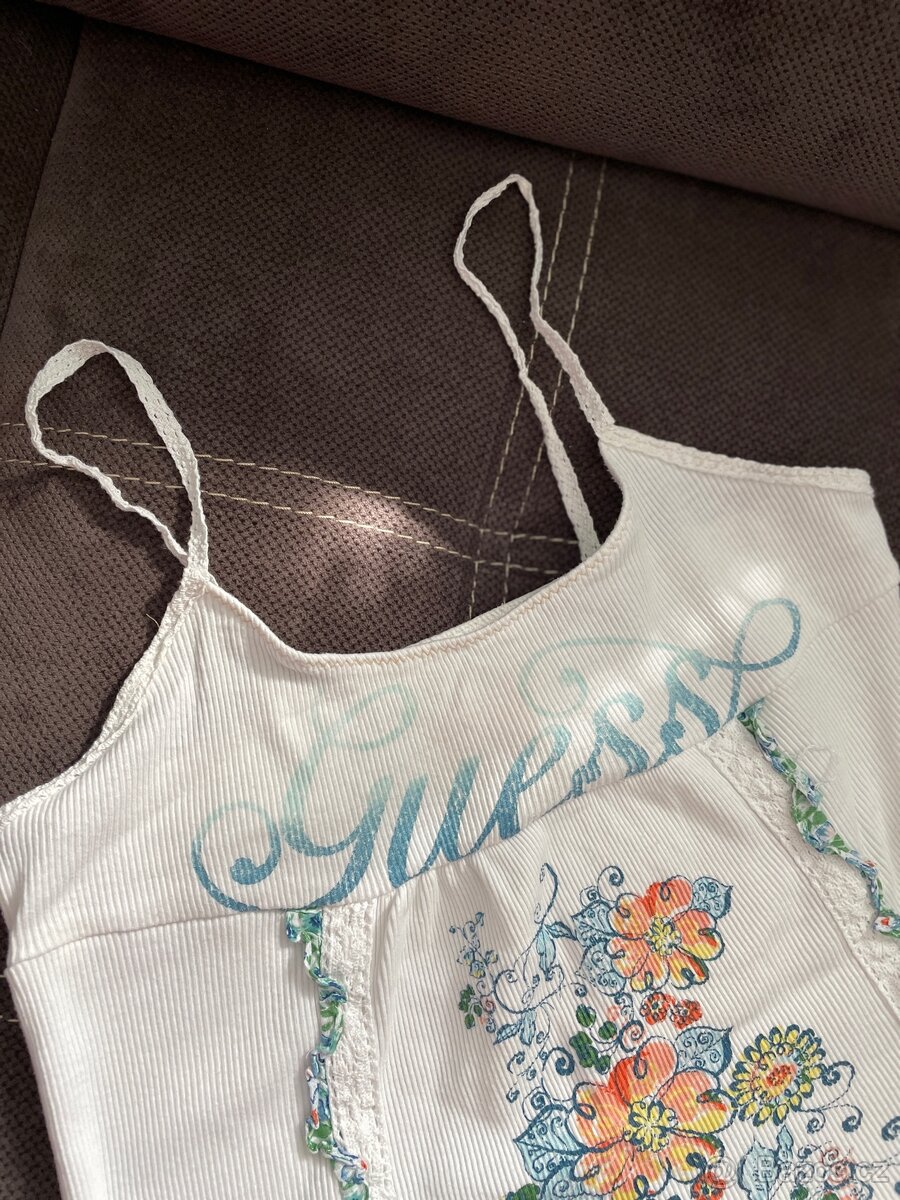 Bílé dívčí tílko/top značky Guess - 5