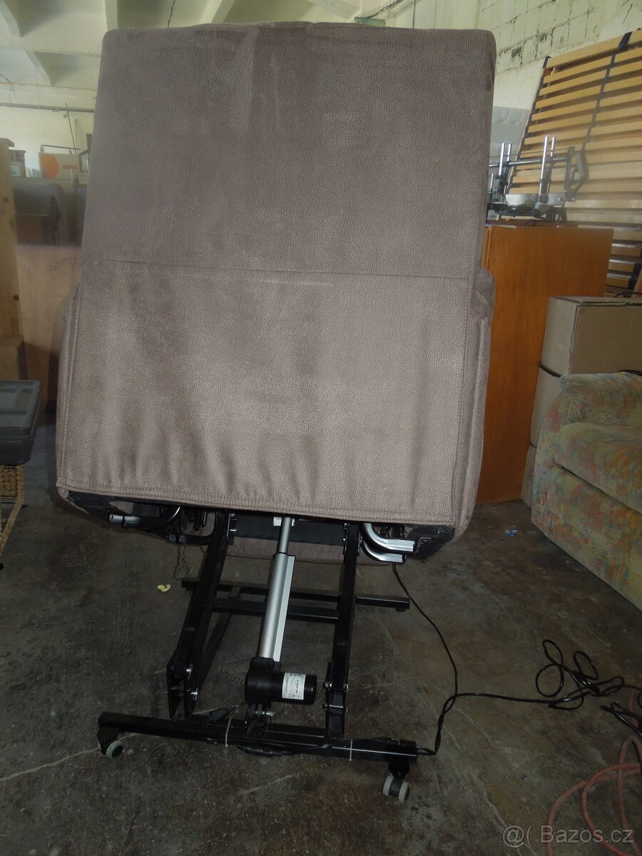 polohovací křeslo el.ovládané hnědé - 5