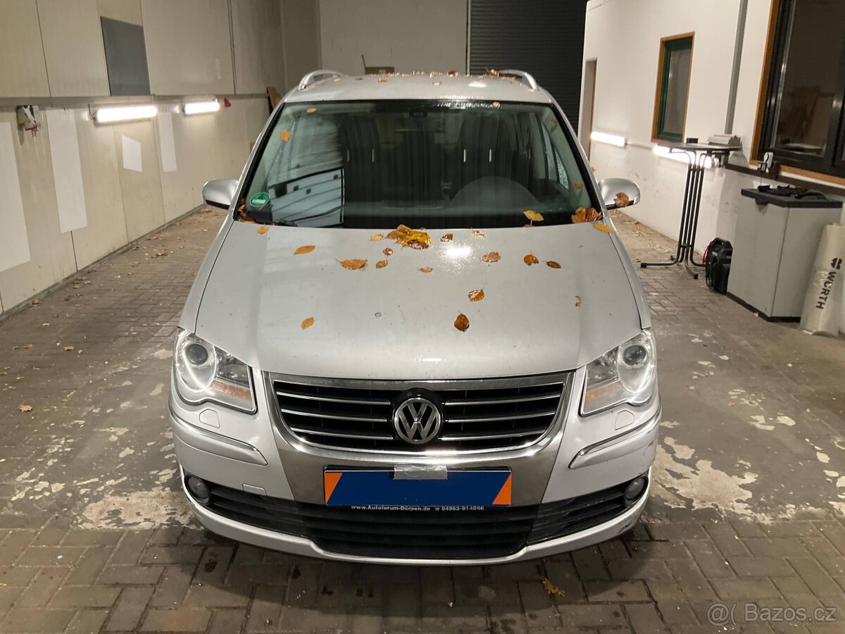 VW Touran 2.0TDI 103kW Highline 7.míst,bez koroze,tažné - 5