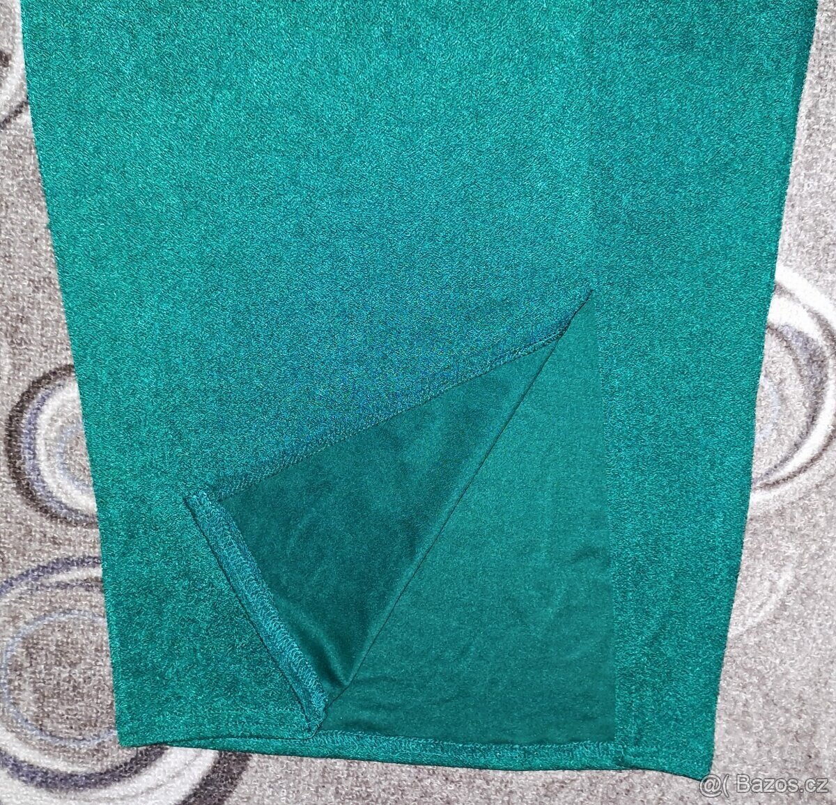 Zelené midi šaty s rozparkem vel. 34 Pretty Little Thing - 5