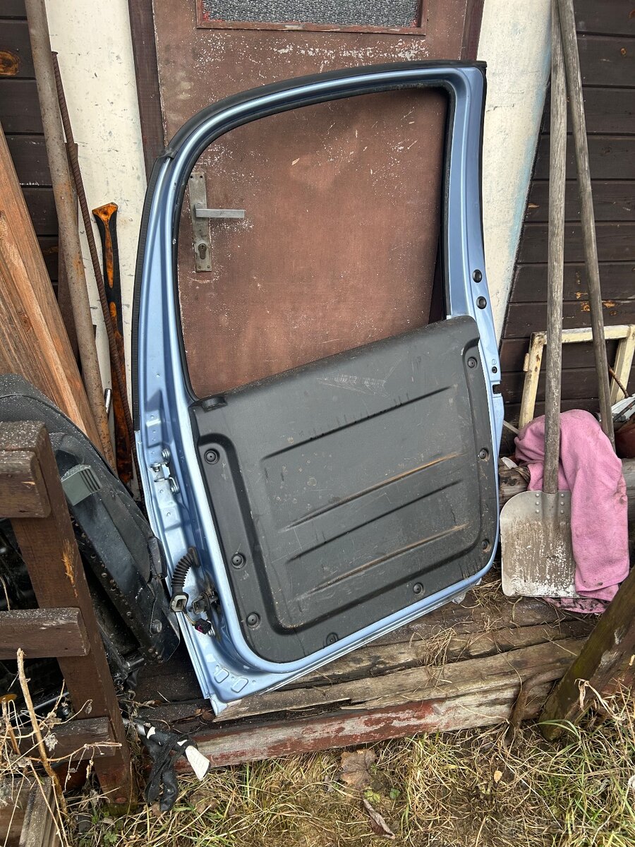 Prodám posuvné dveře škoda praktik - 5