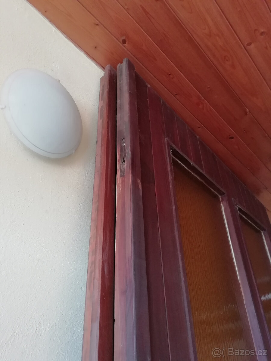 Prodám dvoukřídlá dřevěná vrata - 5