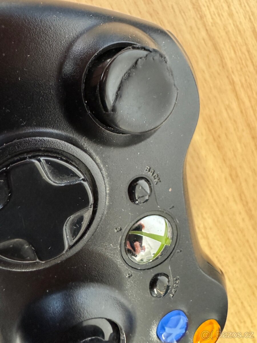 Xbox 360 E CONSOLE Model 1538, Kinect, 2x ovladač, 320GB - 5