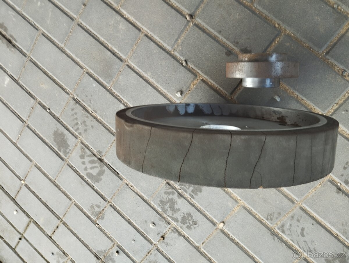 Hliníkové pogumované kolo - 5