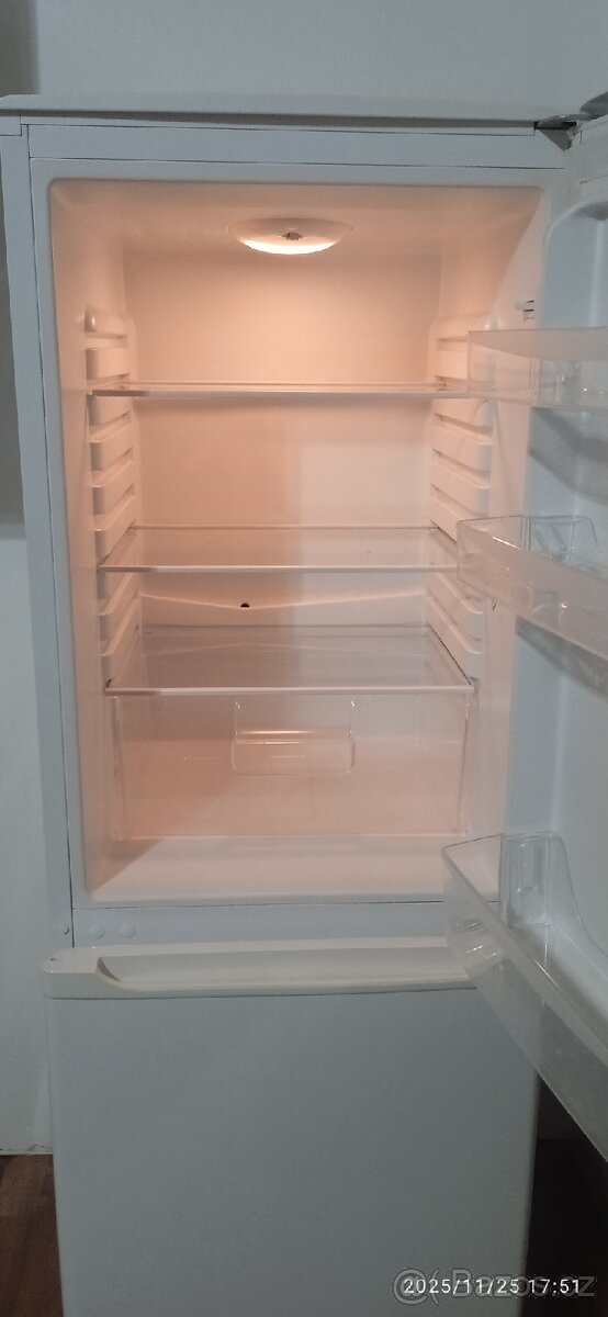 Lednice s mrazničkou dole CANDY - 5