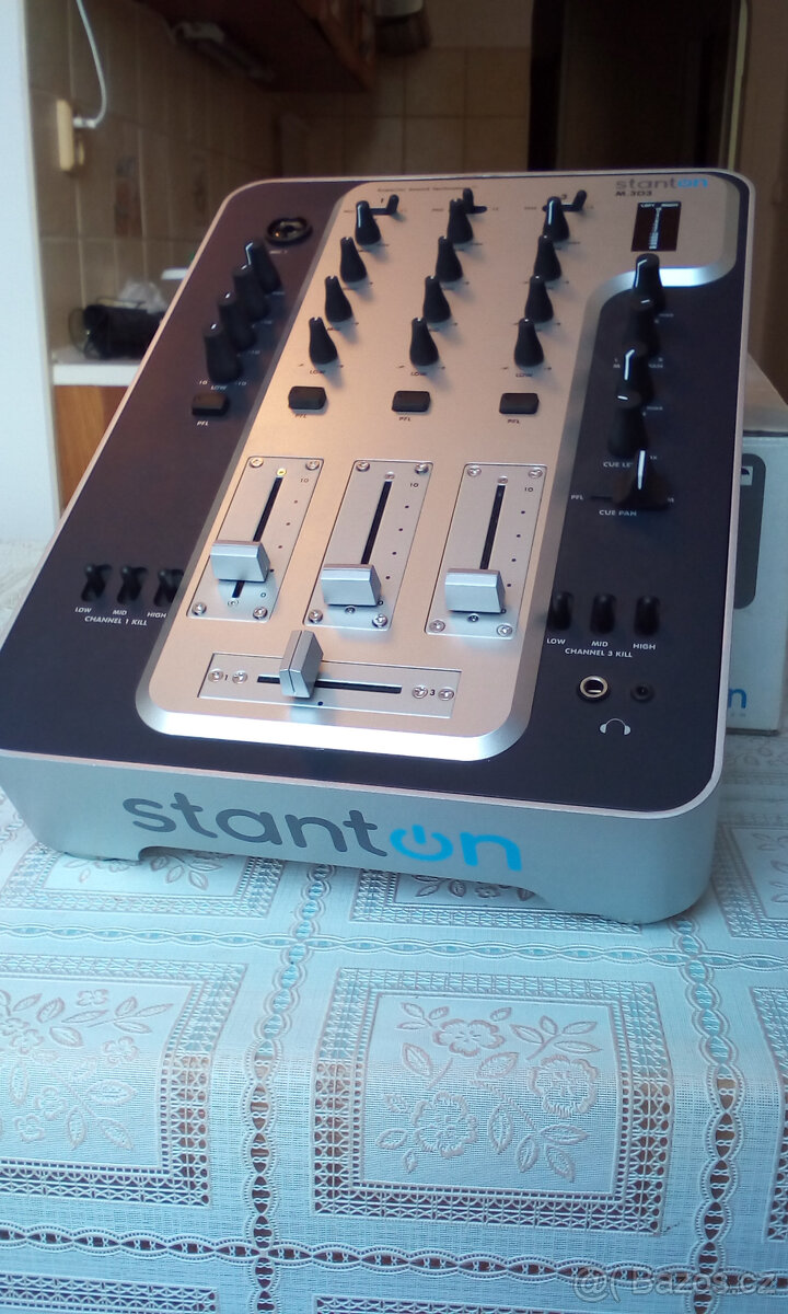 Stanton m.304 - mixážný pult. - 5