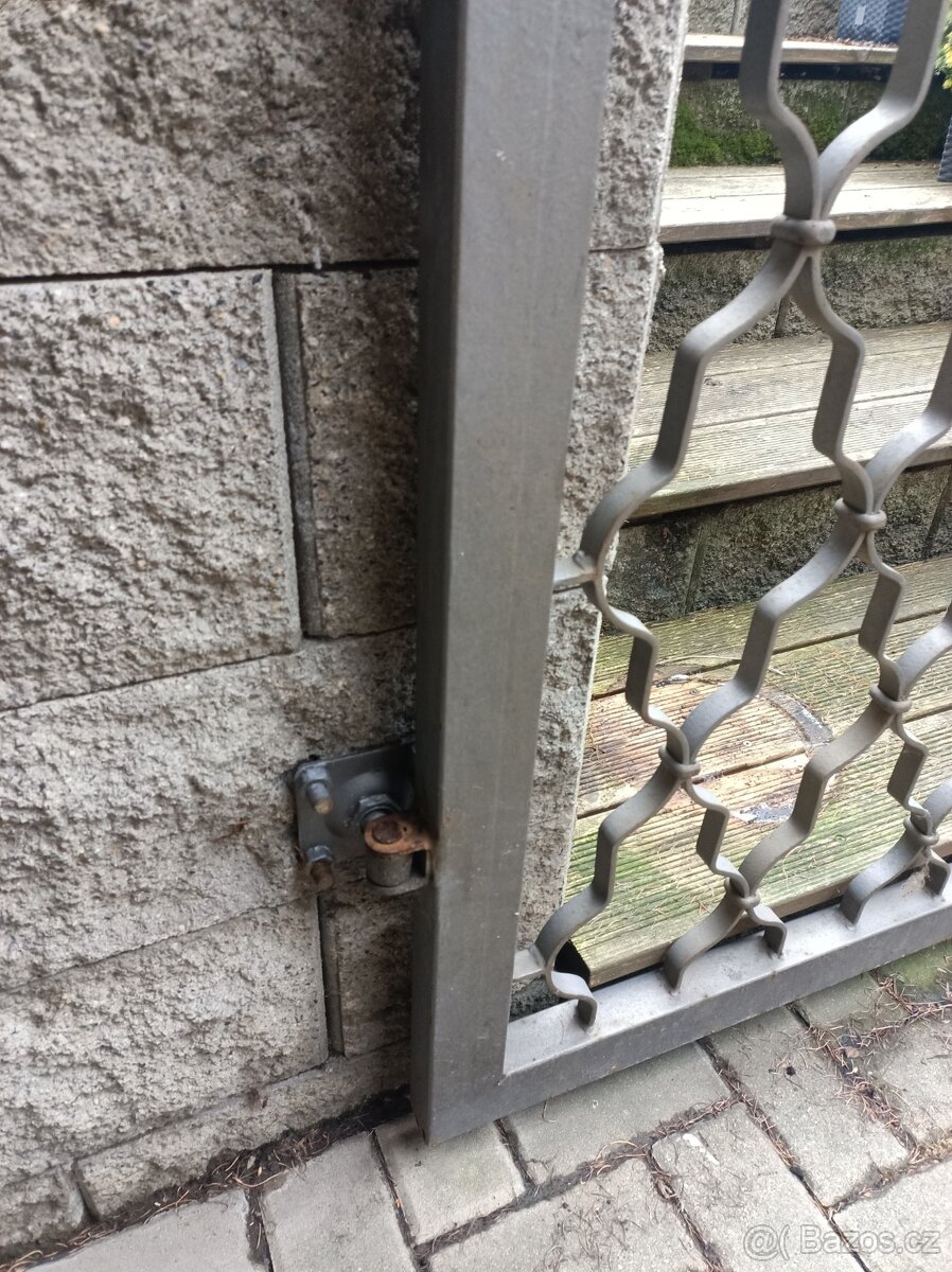 Železná dvoukřídlá branka - 5