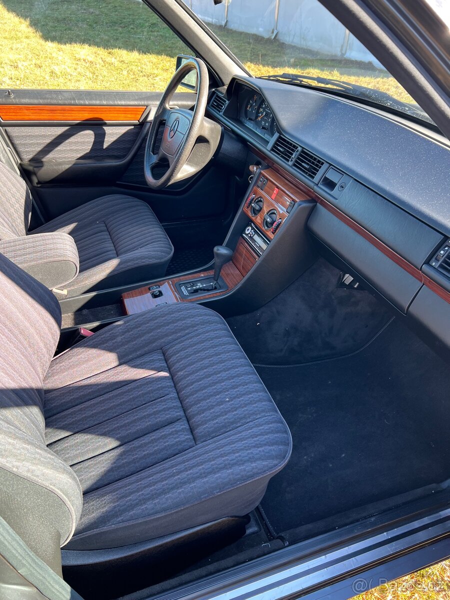 Snížená cena -Mercedes-Benz E220 Typ 11960 - 5
