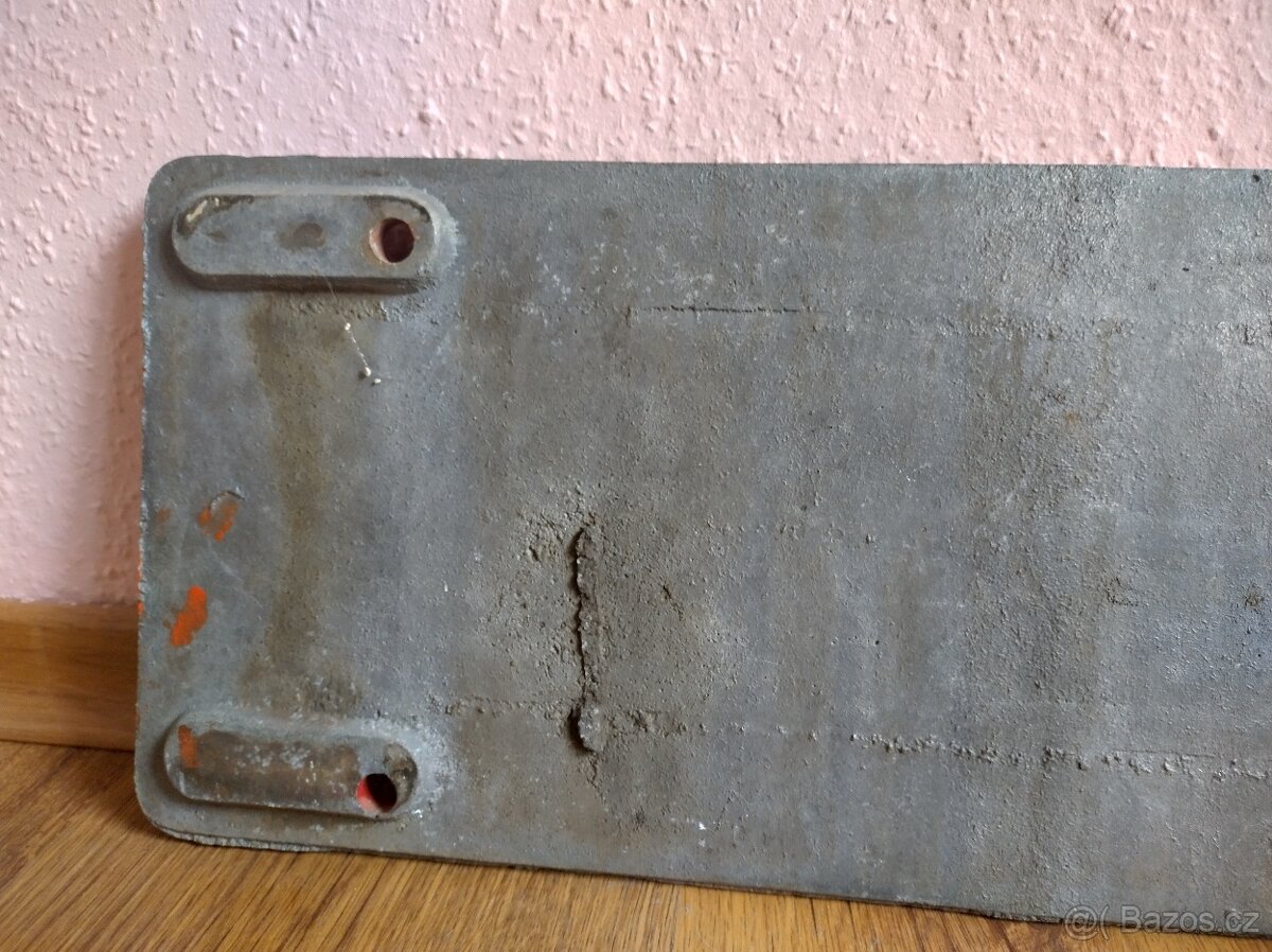 Cedule z motorového vozu 810 - 5