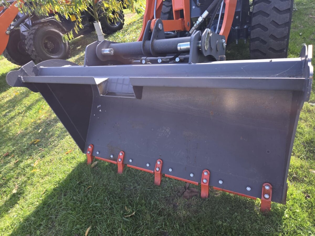 KOLOVÝ KLOUBOVÝ NAKLADAČ 920T - 5