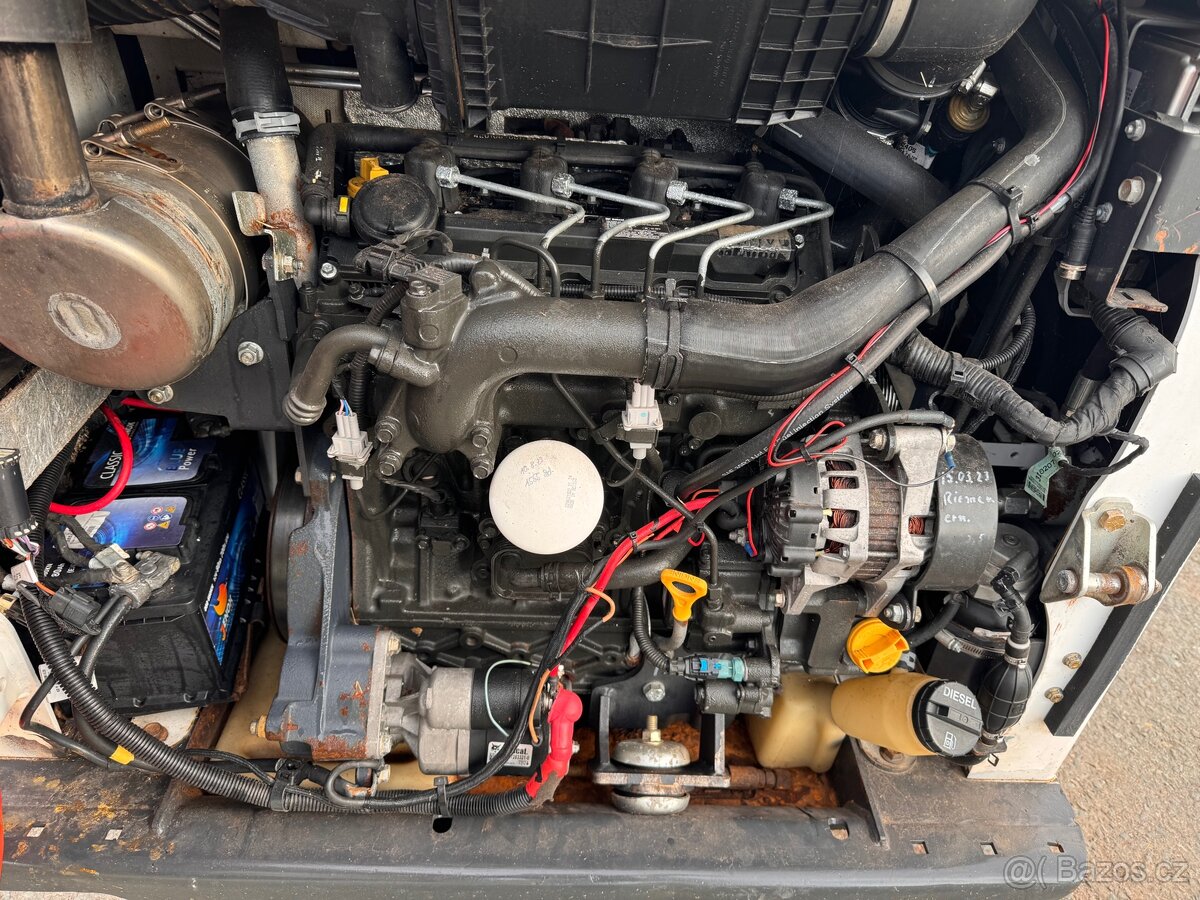 Pasovy smykovy Bobcat T450 2019 rok - 5