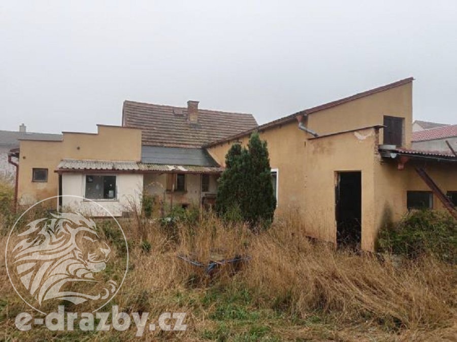 Rodinný dům 3+1 s pozemkem 774 m2 v obci Kryry, okres Louny - 5