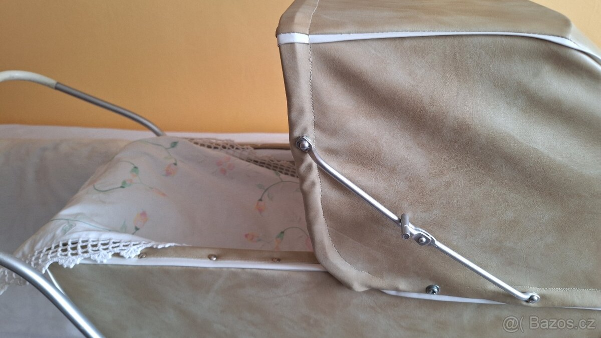 Retro kočárek pro panenky - 5