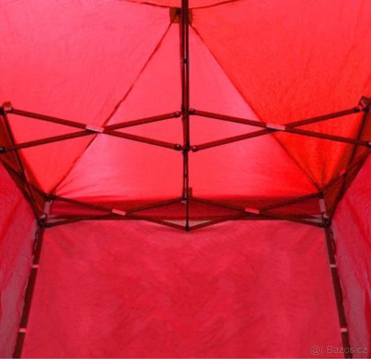 Červený stánek 2x2m - pronájem - 5